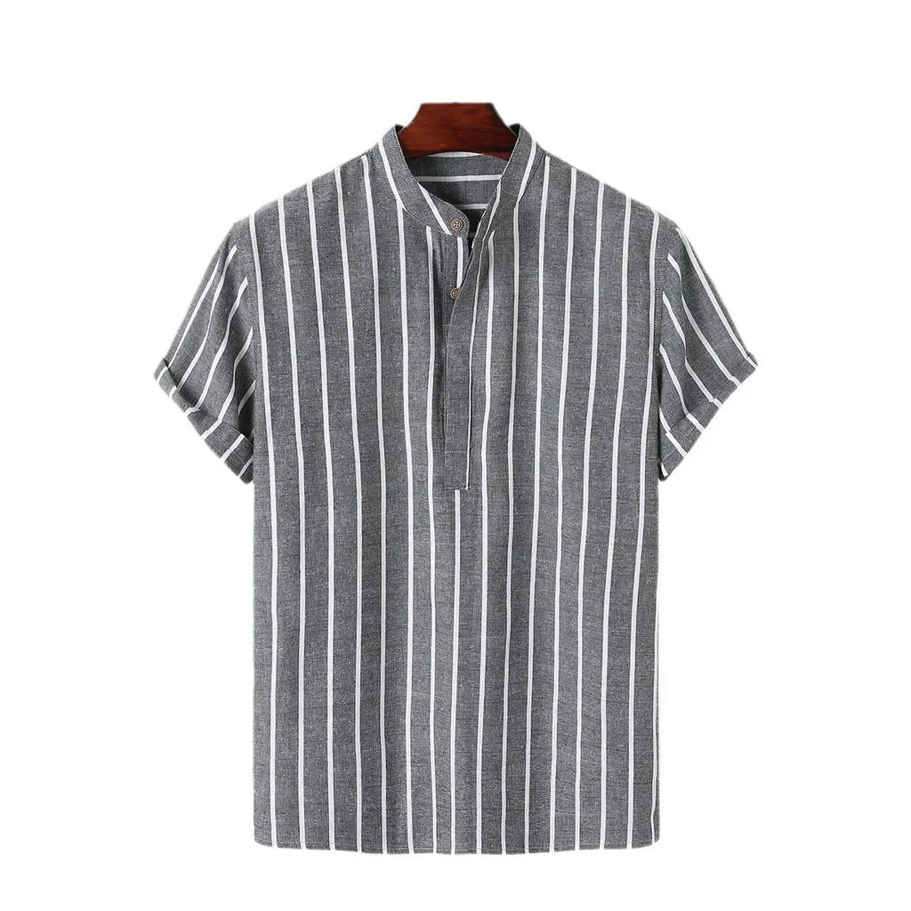 Elegante camisa a rayas de manga corta