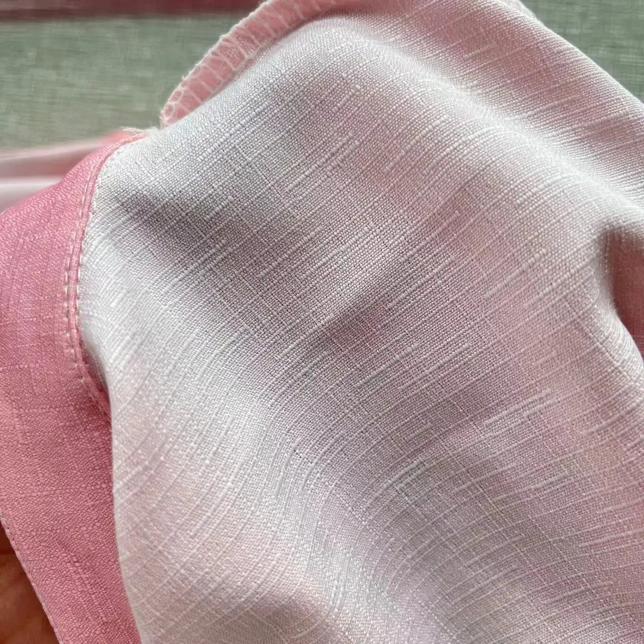 Camisa elegante y colorida